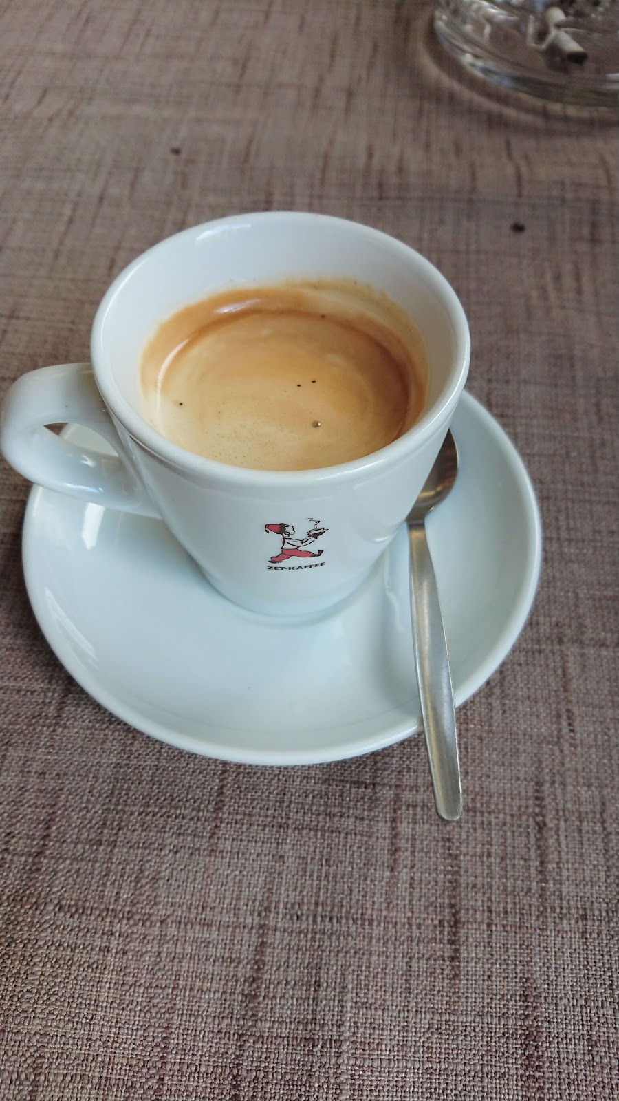 Espresso in einer weißen Tasse